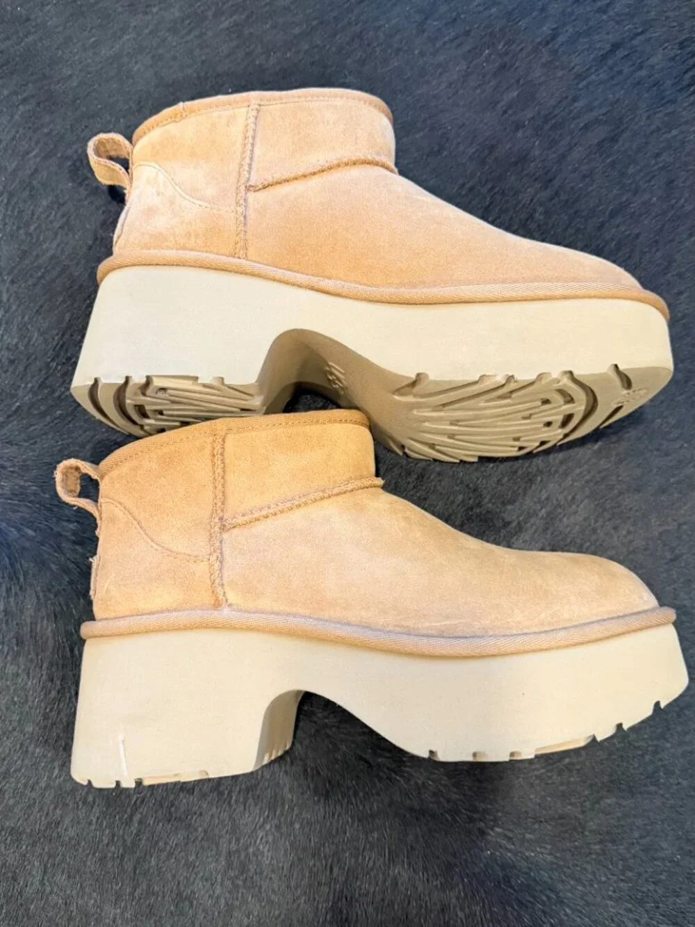 UGG Classic Ultra Mini New Heights Size 8